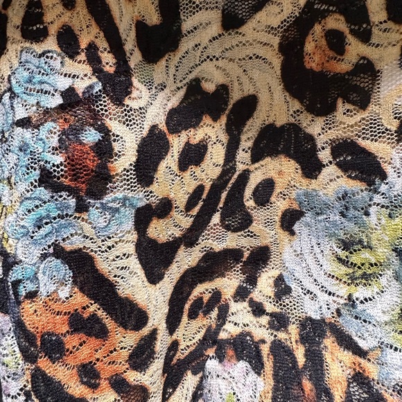 Venus Leopard print Top - Picture 6 of 8